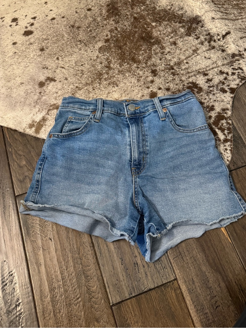 Levi’s Heritage High Rise Shorts